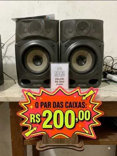 Caixas de som Aiwa 520