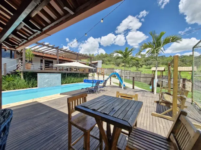CHACARA A VENDA NO TAMBORIL 03 QUARTOS 01 SUITE, SALA, VARANDAS, PISCINA E CAMPO