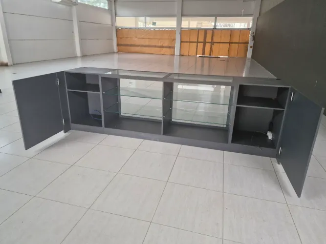 Balcão comercial .