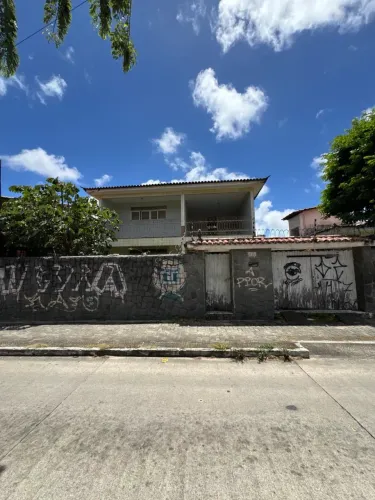 Casa Comercial em Lagoa Nova a 15m da Av. Jaguarari
