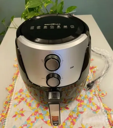 Air Fryer Britânia 4,2L Dura Mais 1500W BFR38 (NOVA)