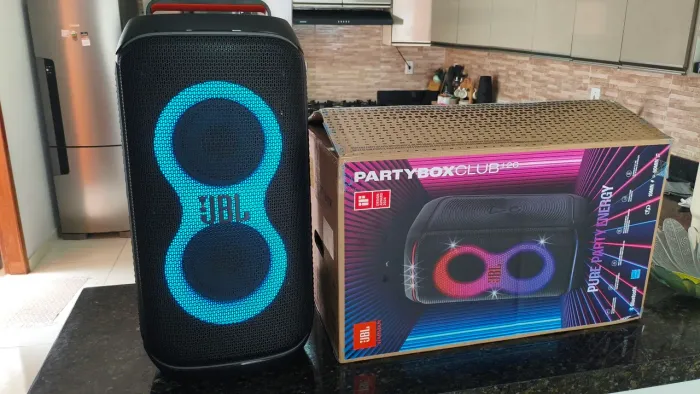 Vendo JBl 120 nova zera, garantia e nota fiscal