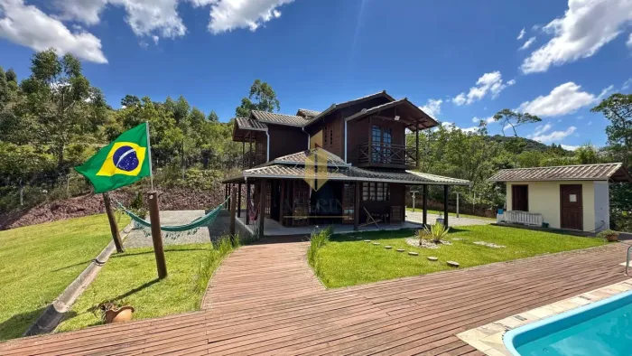 Sítio à Venda em Escalvados Navegantes, 3 Quartos, 330m²