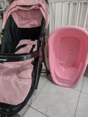 Carrinho de bebê Voyage Delta + Banheira