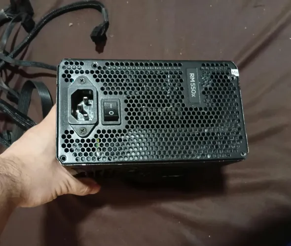 Fonte Corsair RM550X