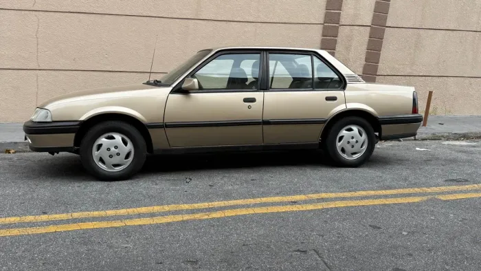 Chevrolet Monza GLS/ Hi-tech 2.0 EFI 2P E 4P 1995
