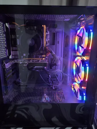 Pc gamer (Ryzen 5 3600+ 8gb ram)
