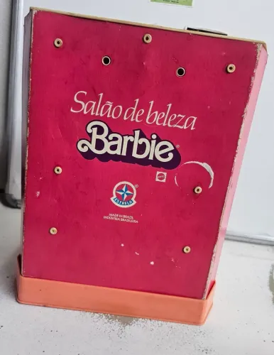 Salão da Barbie estrela anos 80