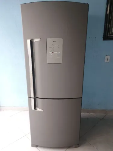 Vendo geladeira Brastemp inverse funcionando perfeitamente linda geladeira dispenso