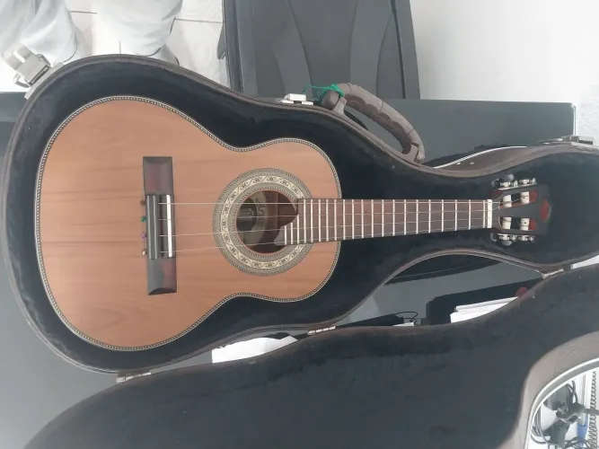 Cavaquinho Arias, novo 12/25