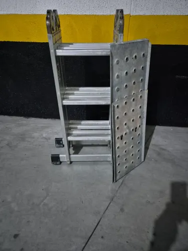 Escada aluminio 16 degraus