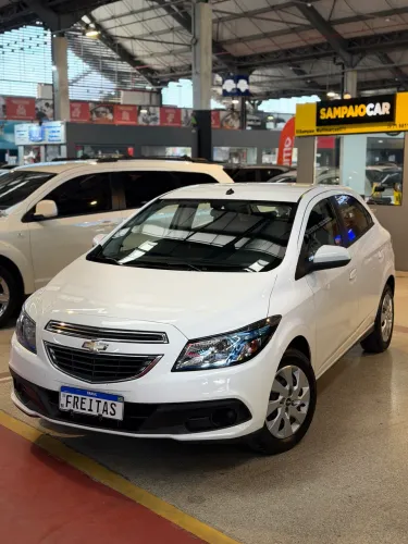 Chevrolet Onix Hatch LT 1.4 8V Flex Power Aut. 4P 2015