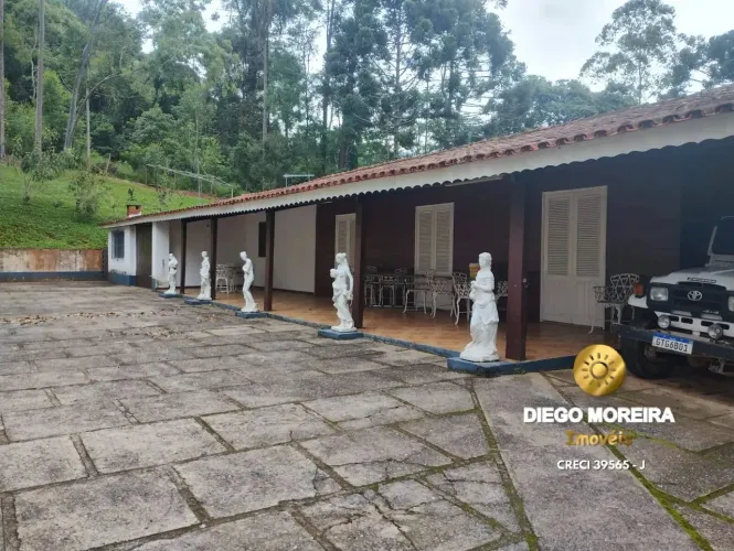 Sítio à venda em Nazaré Paulista com lago