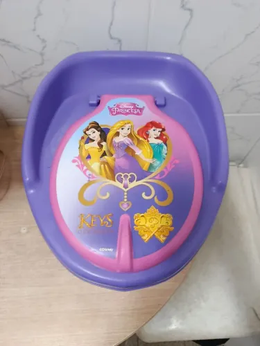 Vendo troninho infantil princesas - excelente estado
