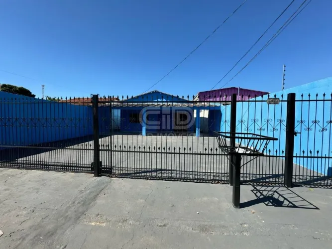 Casa com 3 quartos próximo a Av. Beira Rio