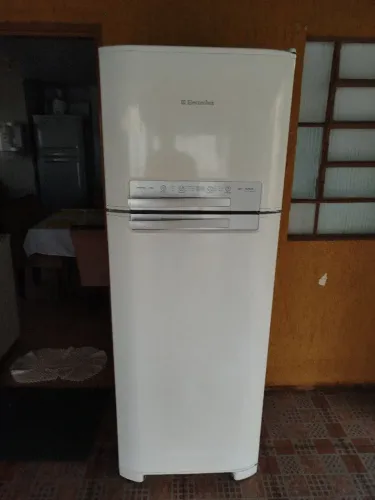 Geladeira Eletrolux Frost Free capacidade 430 litros