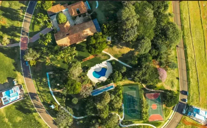 Terreno Esquina Em Condomínio, Reserva (vegetação) E Pista De Corrida Em Frente ao terreno