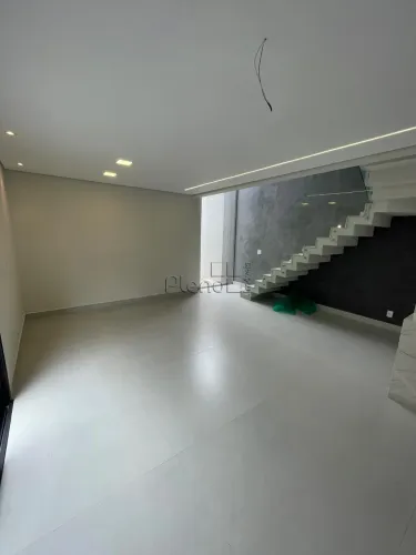 Sobrado à venda em Indaiatuba, Jardim Park Real, com 3 quartos, com 163 m²