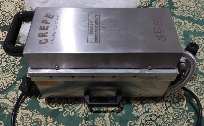 Máquina de Crepe no Palito Ademaq