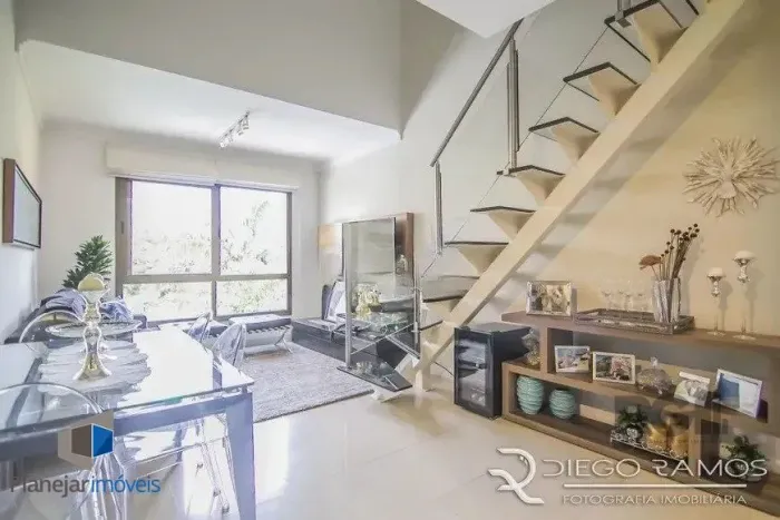 Cobertura à venda com 1 quarto 102 m² Mobiliado Alto Padrão Rua Dario Pederneiras, Petrópo