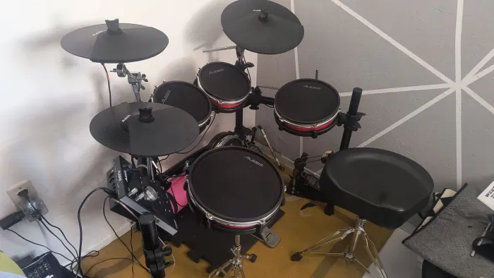 Alesis Crimsom