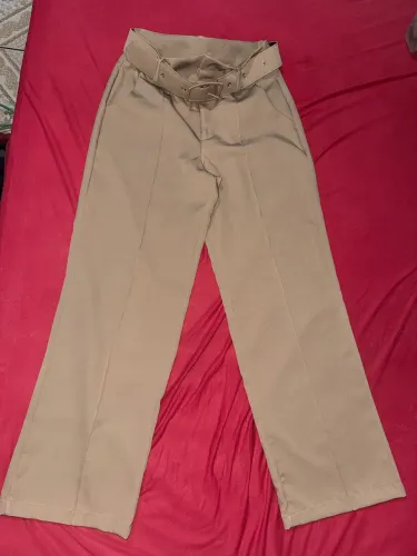 Calça TAM M cor bege 