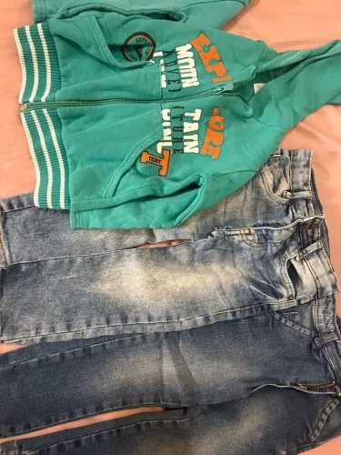 Kit com 2 calças Jeans e 2 blusa de frio menino tamanho 1 