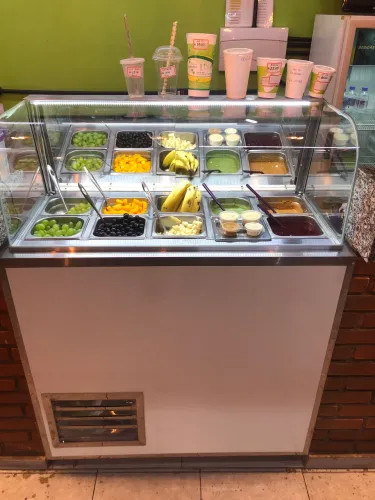 Balcão Refrigerante para açaíteria e sorveria (PISTA FRIA PARA COMPLEMENTOS E FRUTAS)