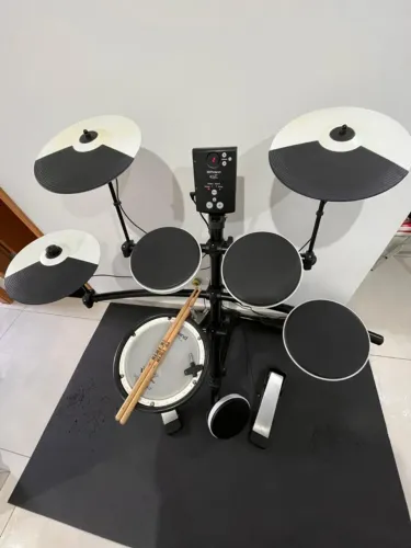 Bateria Eletrônica Roland TD1K - V-Drums