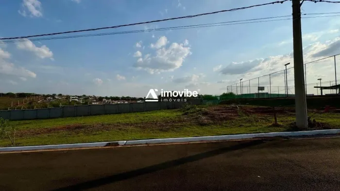 Terreno com 390m² dentro de condomínio fechado em Nova Odessa / SP
