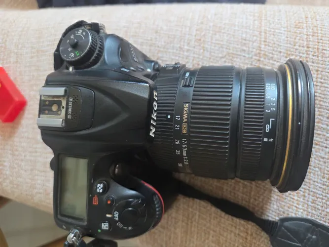 Nikon D7200 + lente 17-50mm+ carregador