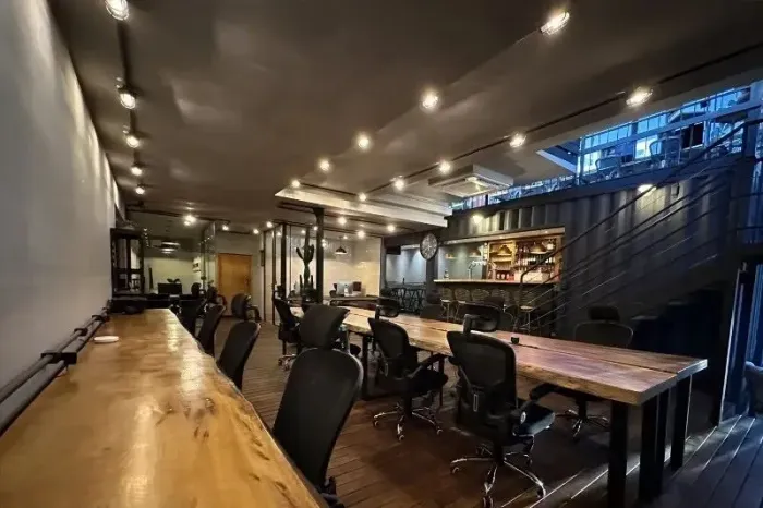 Container à venda no Jardim Santa Rosália, em Sorocaba-SP.