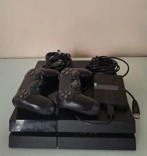 ps4 completo 1,5TB + hd externo + 2 controles