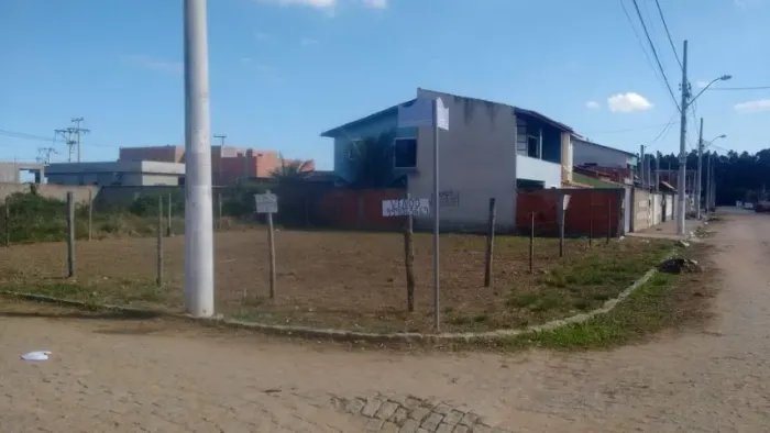 Terreno de Esquina Nascente 315m² (15x21) no Parque Baronesa - Escriturado