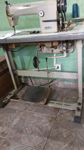 Máquina de costura industrial 