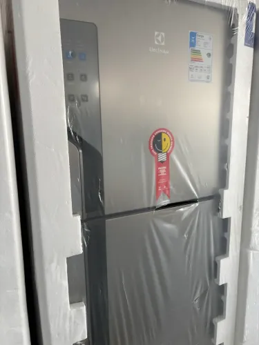 Geladeira Electrolux de 474L inox nova na caixa