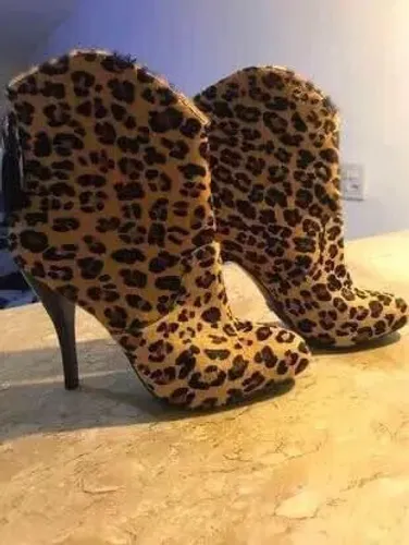 Bota de Onça de couro Legítimo 