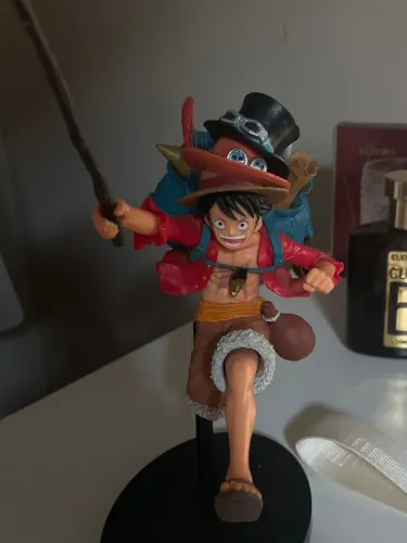 Boneco Action Figure - Luffy: Chapéu de Luffy, Ace e Sabo