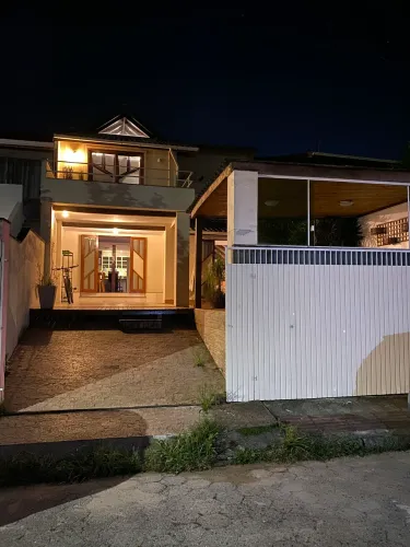 Casa alto padrão a 900m da praia.