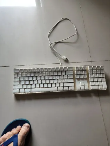 Teclado Apple A1048 Qwerty <br><br>Teclado Apple A1048 Qwerty Para Computadteores (Usadoteclado 