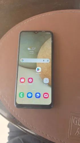 Samsung A12 funcionando perfeitamente com película de vidro