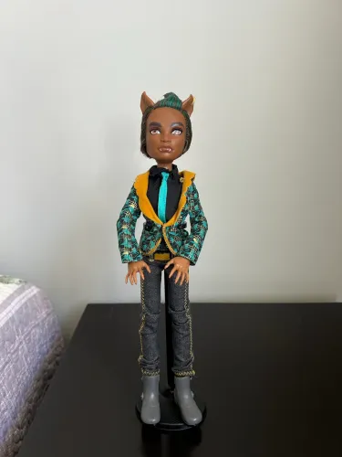 Boneco monster high clawd wolf
