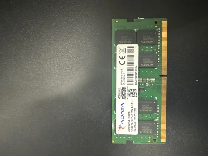 Memória RAM 16 GB DDR4 3200 MHZ