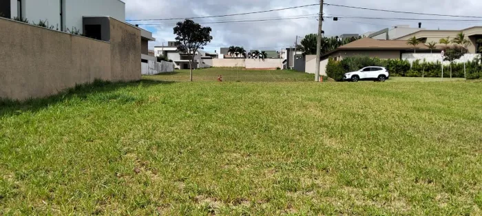 Terreno a venda no Alphaville III