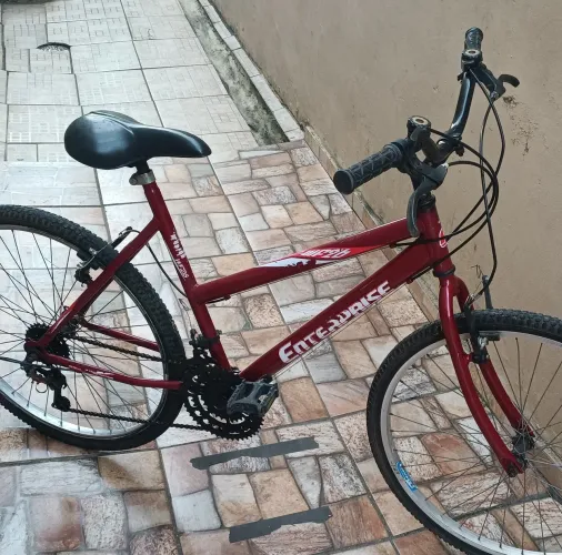 Bicicleta aro 26 com marcha usada mais em boas condições 