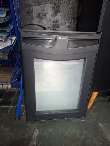 MINI BAR - 40 LITROS 127V FUNCIONANDO