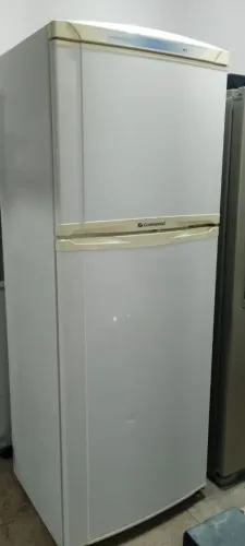VENDO GELADEIRA CONTINENTAL 470 LITROS EM ÓTIMO ESTADO DE CONSERVAÇÃO GELANDO PERFEITAMENT