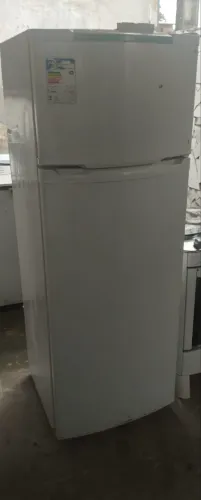 Geladeira consul gelo seco duas portas