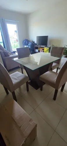 Mesa com 4 cadeiras