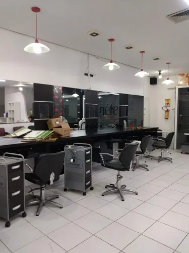 Sala térrea com 137m2 equipada para estética no Higienóplis P. Alegre RS